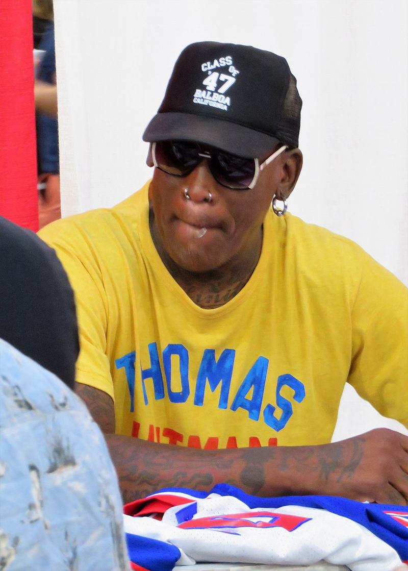 1024px-Dennis_Rodman_02_34649289162