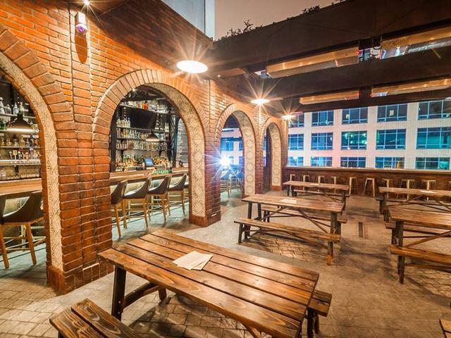 Glam Meets Grind at XY Bar