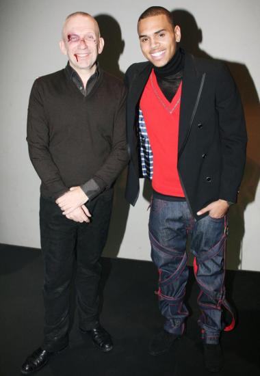 chris brown is a tard