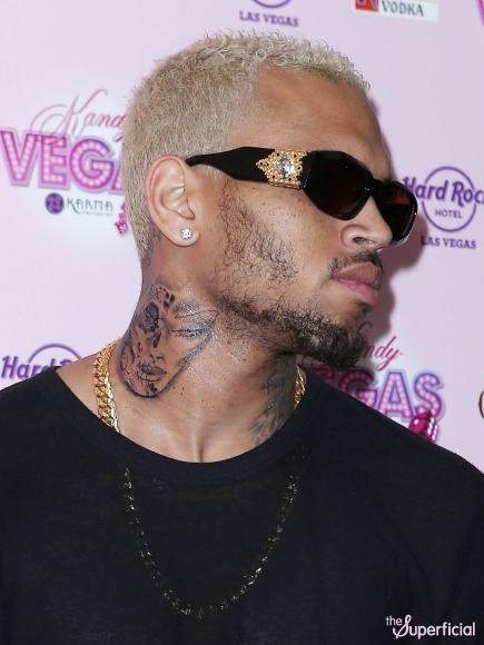 chris-brown-rihanna-face-tattoo-neck-0911-6-435x580
