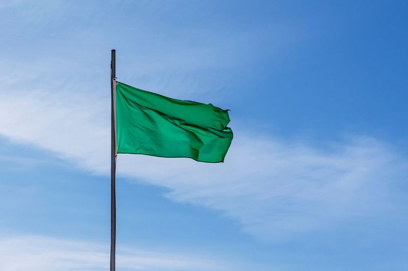 green flag dating