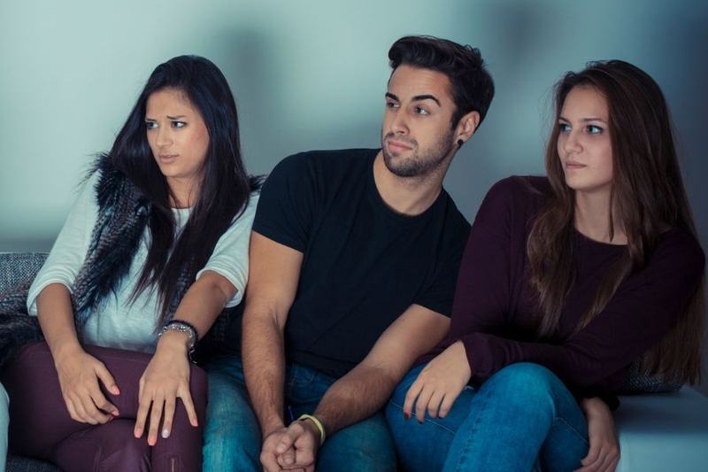 side-eye-common-enemy
