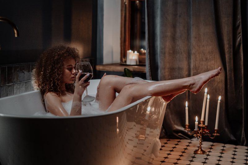 woman-in-bathtub-with-water-4156299